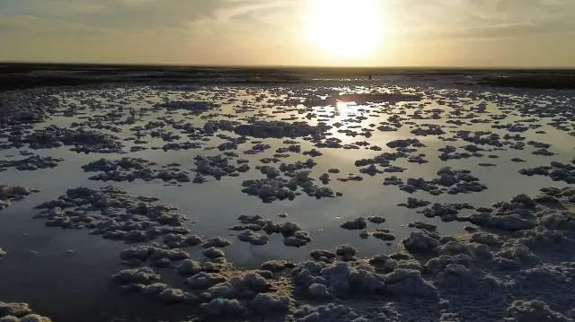 Tuz Gölü’nün ilginç kütleleri fotoğraf tutkunlarını cezbediyor