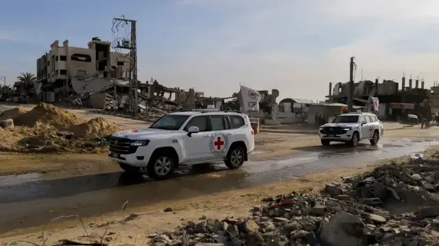 جولتان للصليب الأحمر وحماس بغزة بحثا عن رفات إسرائيليين