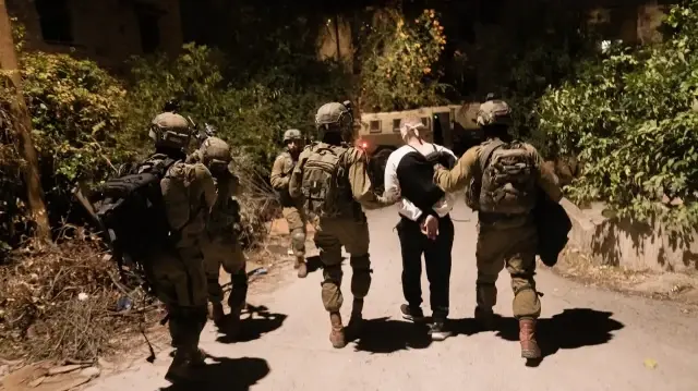 رام الله.. جيش الاحتلال الإسرائيلي يعتقل 4 فلسطينيين بعد الاعتداء عليهم