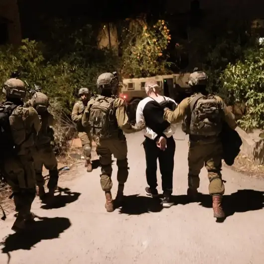 رام الله.. جيش الاحتلال الإسرائيلي يعتقل 4 فلسطينيين بعد الاعتداء عليهم