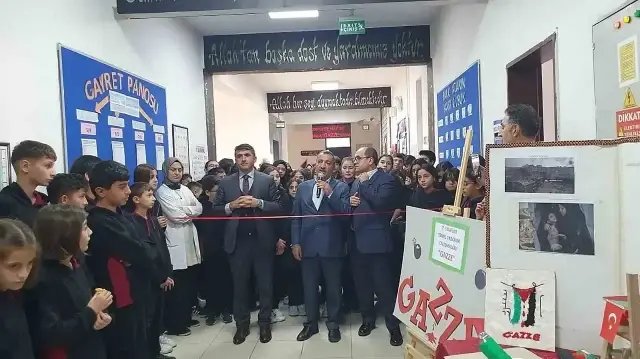 أرضروم التركية.. طلاب يقيمون معرضا للتوعية بمأساة غزة