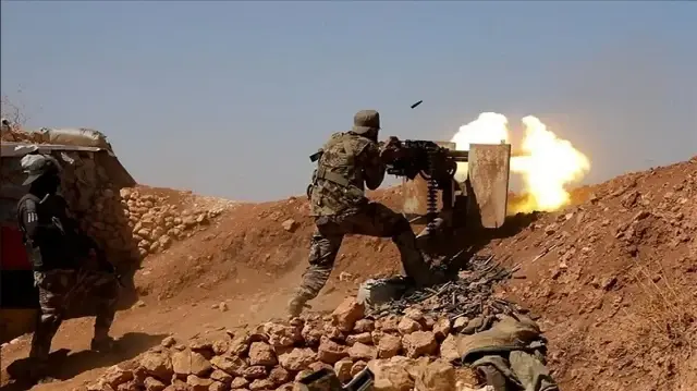 الرقة.. اندلاع اشتباكات بين الجيش السوري و"واي بي جي" الإرهابي