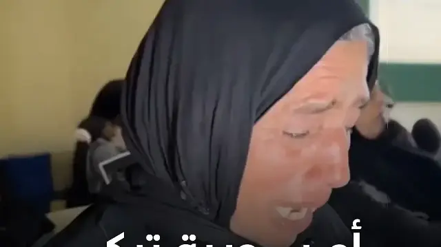 سورية تبكي أولادها المختطفين من قبل “بي واي جي” الإرهابي