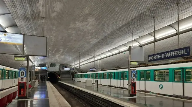 Авария в Париже: метро и поезда остановлены из-за отключения электроэнергии 