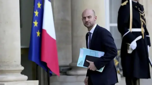 Министр иностранных дел Франции Жан-Ив Ле Дриан Барро.