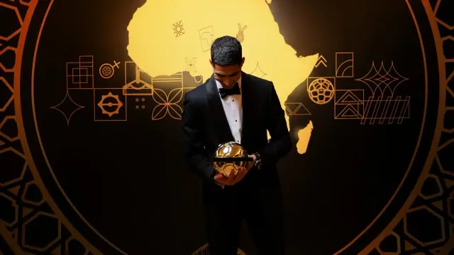 Achraf Hakimi a décroché le ballon d'or africain, le 19 novembre 2025 à RAbat.