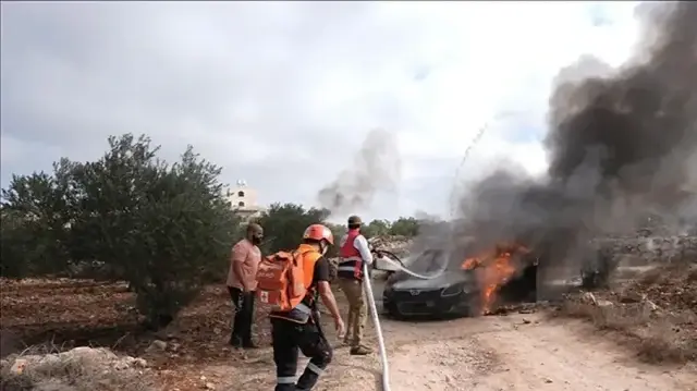 الضفة.. مستوطنون إسرائيليون يحرقون مستودع قطع غيار سيارات في نابلس