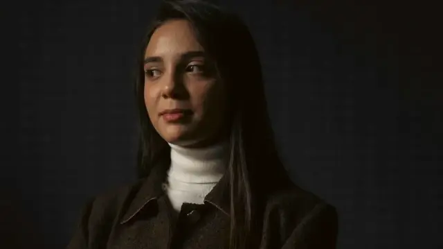 اشتهرت بتغريداتها وهي طفلة من حلب المحاصرة.. الناشطة السورية بانا العبد تفوز بجائزة السلام الدولية للأطفال