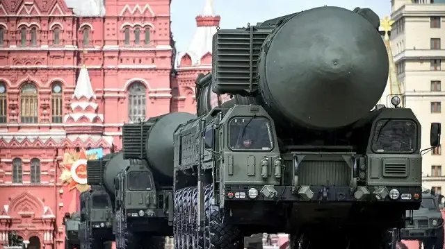 Российский подвижный грунтовый ракетный комплекс (ПГРК) РС-24 «Ярс»