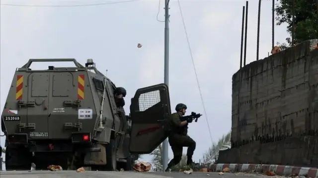 Two Palestinian teens killed by Israeli forces in Jerusalem raid