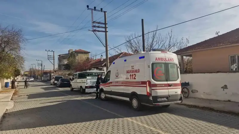 Olay yerine polis, sağlık ve Alaca Belediyesi itfaiye ekipleri sevk edildi.