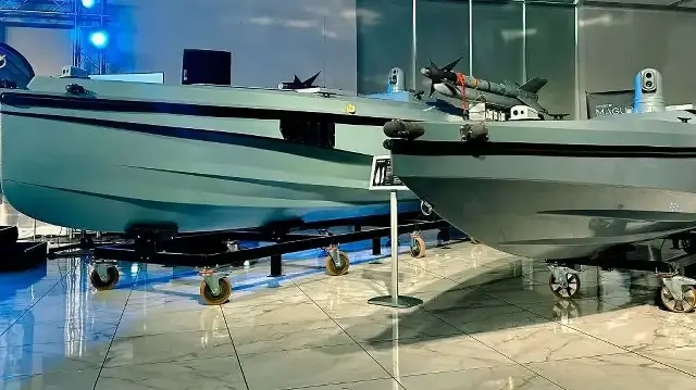 Lors de sa visite à Athènes le dimanche, le président ukrainien Volodymyr Zelensky a annoncé la production conjointe d'un drone de surface (USV).
