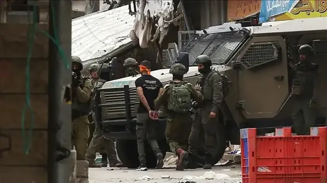 الاحتلال الإسرائيلي تعلن اعتقال أكثر من 60 فلسطينيا بالضفة الغربية خلال أسبوع