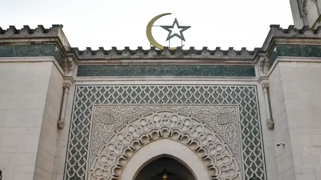 المجلس الفرنسي للديانة الإسلامية يستنكر استغلال استطلاعات ضد المسلمين