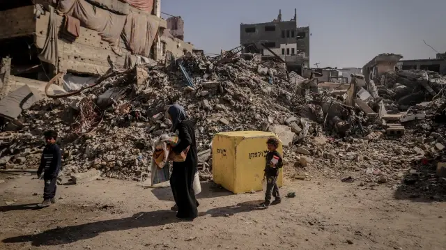 عائلات تنزح من التفاح والشجاعية مع توسّع إسرائيلي شرق غزة