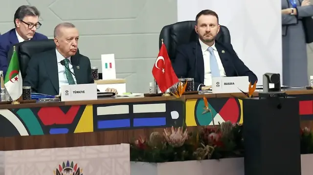 Le président Recep Tayyip Erdoğan a déclaré dans son discours prononcé lors de la session organisée dans le cadre du sommet des dirigeants du G20 : "Aujourd'hui, pour relancer le commerce mondial, nous avons besoin d'une coopération internationale plus profonde, de nouveaux outils politiques et de chaînes d'approvisionnement durables. Je considère qu'il est important de renforcer les règles du commerce international de manière à soutenir le développement et, en particulier, de réaffirmer notre attachement au principe de traitement spécial et préférentiel de l'Organisation mondiale du commerce."