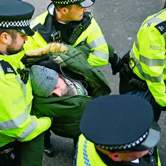 İngiltere’de Filistin destekçilerine şiddet