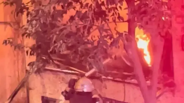 Bağcılar'da 5 katlı binada çıkan yangın söndürüldü