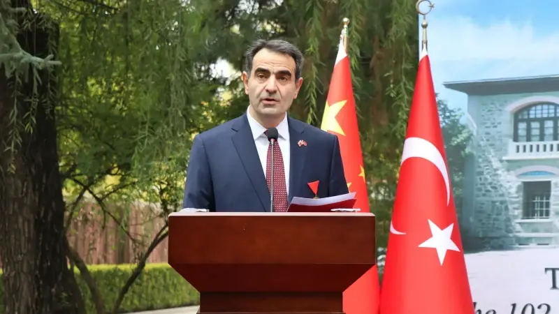 Çin'de 24 Kasım Öğretmenler Günü kutlandı