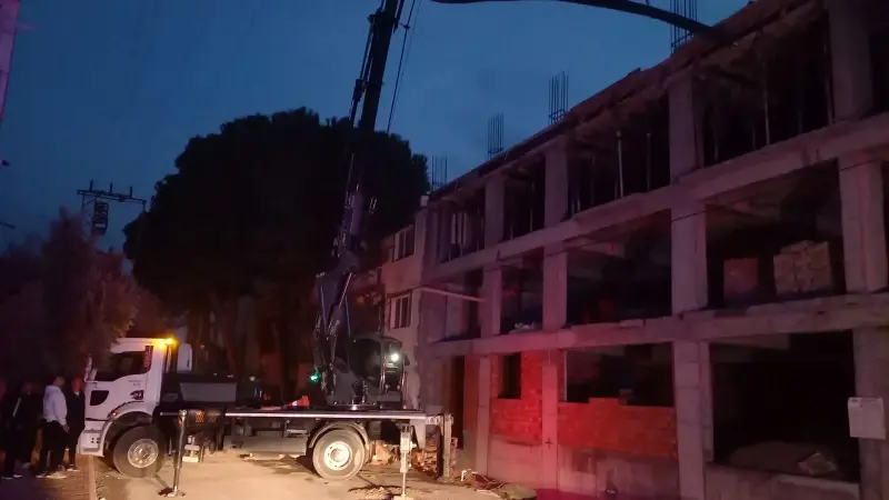 Cenaze, savcının incelemesi sonrası otopsi için Saruhanlı Devlet Hastanesi morguna kaldırıldı.