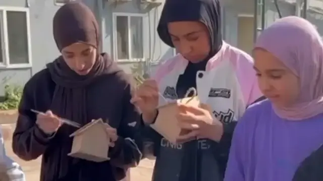 Bolu'dan Hatay'a merhamet eli uzandı: Üniversiteli öğrenciler çocuklarla doyasıya oyunlar oynadı 