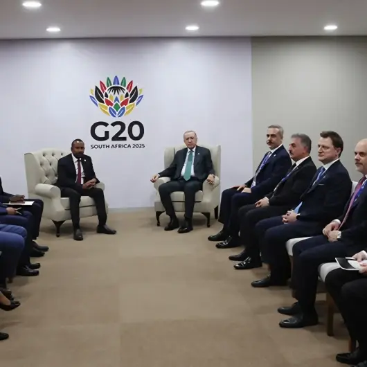 جوهانسبورغ.. الرئيس أردوغان يلتقي رئيس وزراء إثيوبيا آبي أحمد