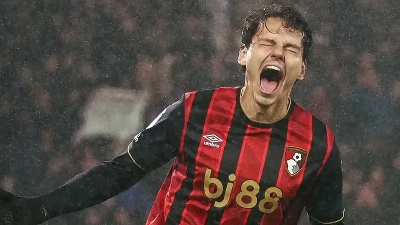 10 aylık sakatlık sonrası destansı dönüş! Enes Ünal 46 saniyede İngiltere'yi ayağa kaldırdı