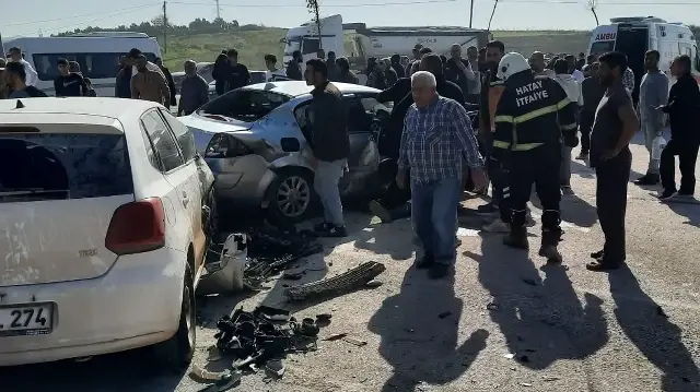 Hatay'da zincirleme trafik kazası: 7 yaralı