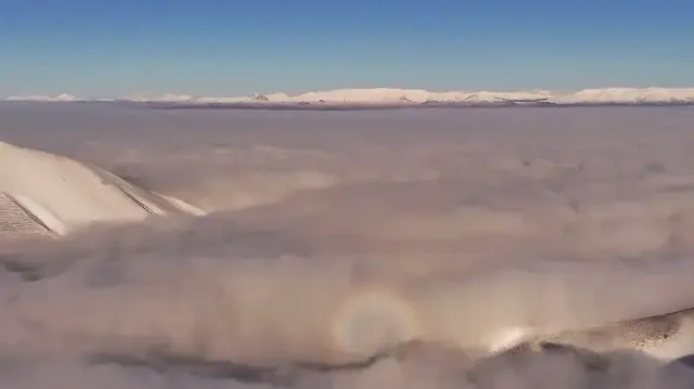 Erzurum’u kaplayan sis bulutları kartpostallık manzaralar oluşturdu