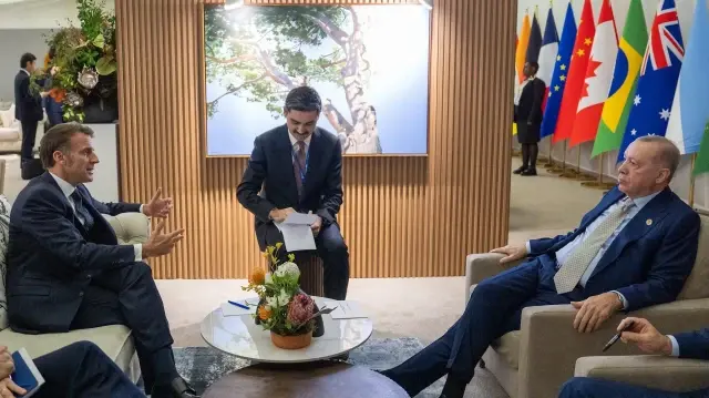 أردوغان وماكرون يبحثان مستجدات غزة وأوكرانيا وقضايا أخرى
