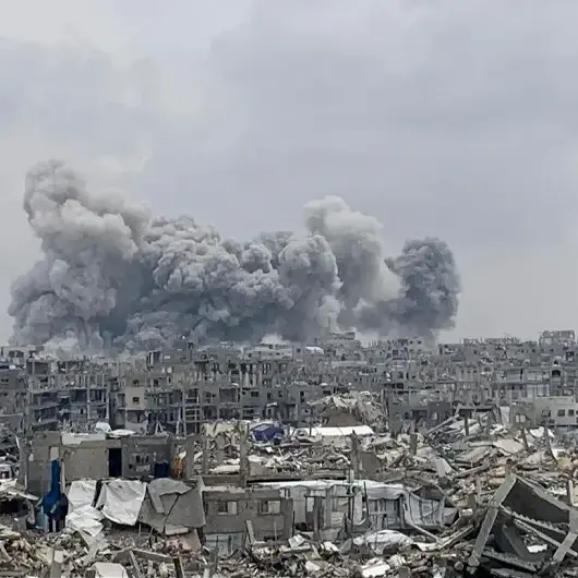 استشهاد 22 فلسطينيا إثر غارات إسرائيلية على منازل ومركبة في غزة