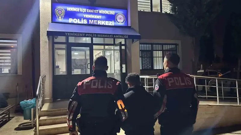 Şahsın üzerinde yapılan aramada 28 gram bonzai ele geçirildi.