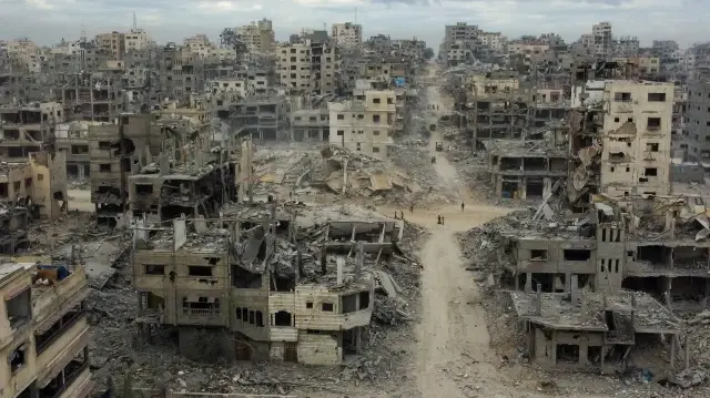 صحيفة إسرائيلية: وجود حكم فلسطيني بغزة أمر لا مفر منه