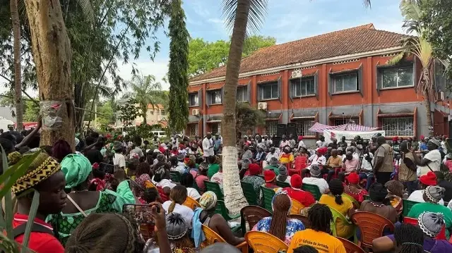Meeting à Bissau de Fernando Dias, candidat indépendant et membre du PRS, soutenu par le PAIGC.