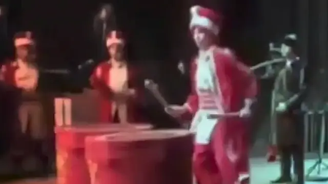 Genç Kürşat mehter performansıyla izleyenleri kendine hayran bıraktı