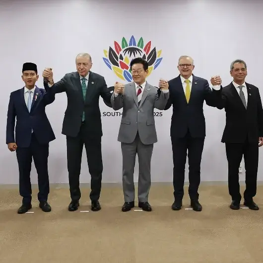 جوهانسبورغ.. الرئيس أردوغان يشارك في اجتماع لقادة مجموعة "ميكتا"