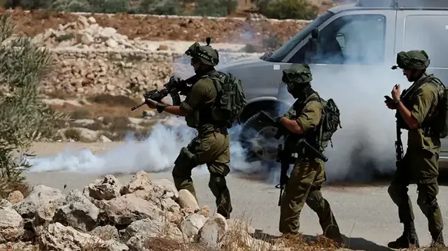  جيش الاحتلال الإسرائيلي يصيب 5 فلسطينيين ويعتقل 3 آخرين في اقتحامات بالضفة