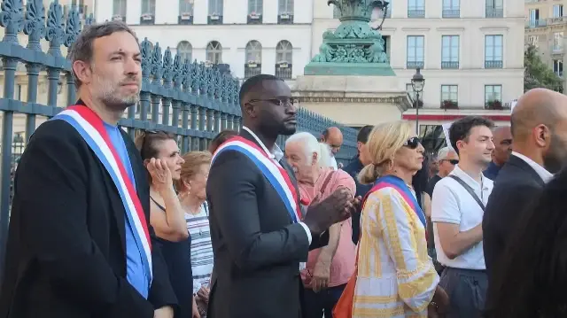 Le débuté de LFI Thomas Portes, en compagnie de son collègue Carlos Martens Bilongo.