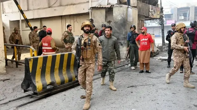  ثلاثة قتلى في هجوم انتحاري استهدف مقر قوة شبه عسكرية