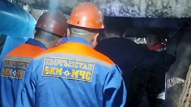 В Кыргызстане шахтёры были заблокированы на глубине 110 метров