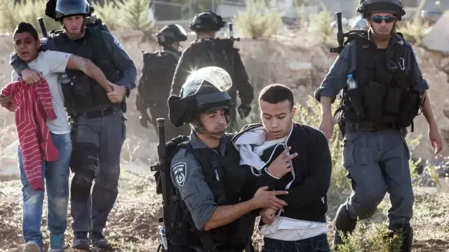 القدس.. قوات إسرائيلية تقتحم فعالية ثقافية وترعب أطفالا فلسطينيين