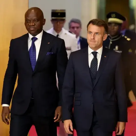Gabon : Macron rencontre Brice Oligui Nguema 