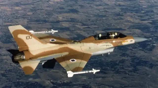 قوات الاحتلال ترفع تأهب الدفاع الجوي غداة اغتيالها قياديا بـ"حزب الله"