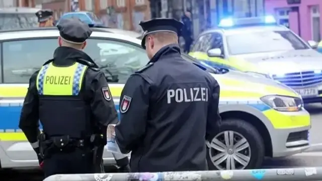 الشرطة الألمانية تداهم منزل مواطن انتقد موظفي الدولة على وسائل التواصل