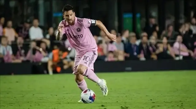 قدم.. ميسي يقود إنتر ميامي لنصف نهائي الدوري الأمريكي