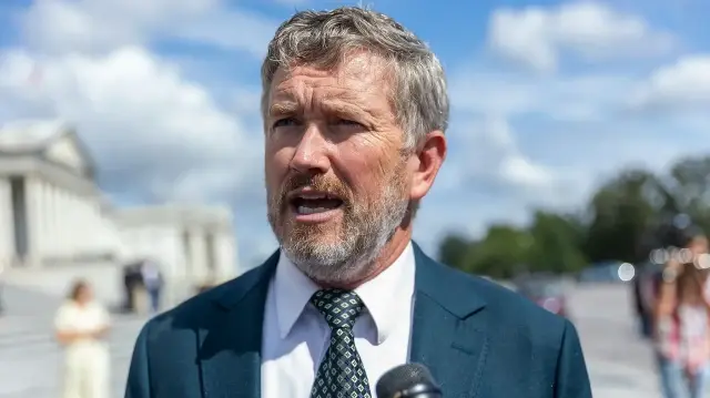 نائب أمريكي: الاستخبارات الإسرائيلية تدخلت بقضية نشر ملفات إبستين