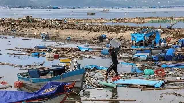 Наводнения во Вьетнаме унесли десятки жизней.