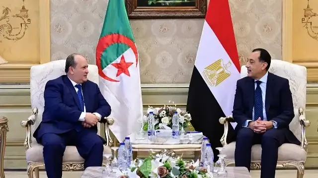 رئيس وزراء الجزائر يزور مصر للمشاركة بأعمال اللجنة العليا المشتركة