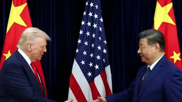 Председатель КНР Си Цзиньпин и президент США Дональд Трамп