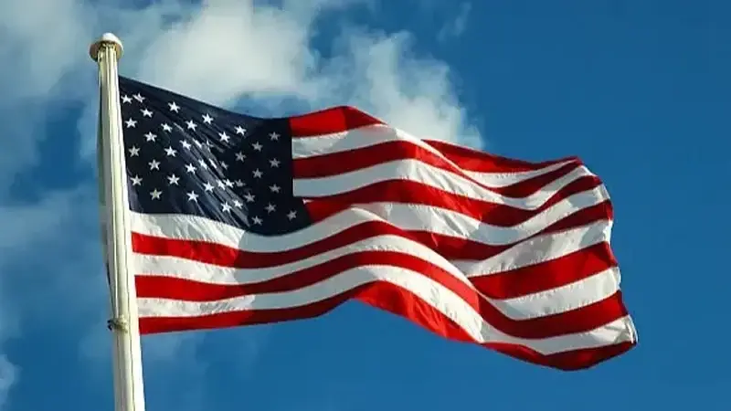 Venezuela hükümeti ise ‘var olmayan’ bir grubun terör örgütü olarak ilan edilmesini ‘saçmalık’ olarak nitelendirerek iddiaları reddetti. Venezuela ayrıca ABD’nin üst düzey yetkililere yönelik terör yaptırımlarına da tepki gösterdi.